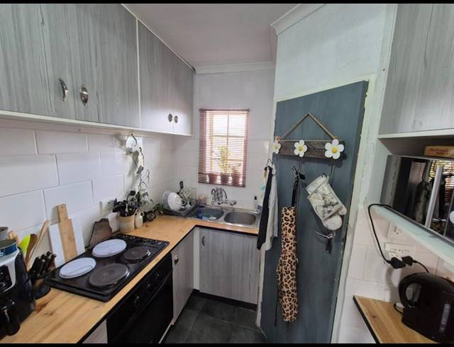 2 BEDROOM TOWNHOUSE FOR SALE IN ANNLIN